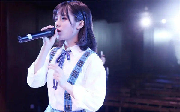 好声音冠军梁玉莹资料介绍(小时候歌唱的就好听)