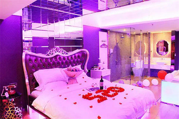 情侣宾馆酒店有什么特殊之处(里面的东西都有特殊功能)