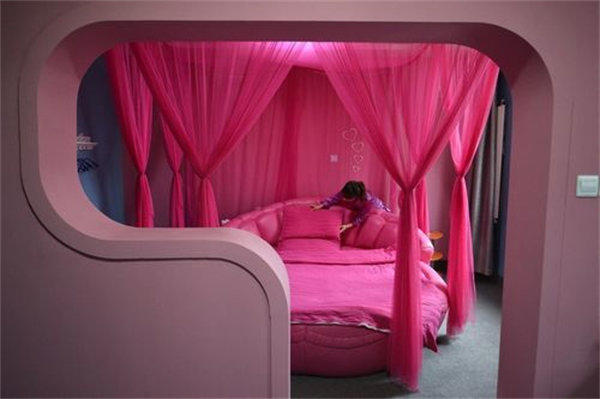 情侣宾馆酒店有什么特殊之处(里面的东西都有特殊功能)