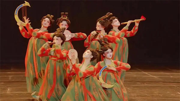 真正的唐宫夜宴是什么意思(其实是大唐的奢靡与狂欢）