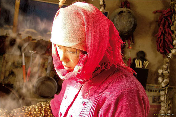 国产小众高分电影《图雅的婚事》影评,颠覆了婚姻家庭