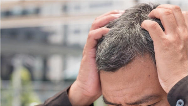 白头发长得多且快怎么办(有些生活细节要注意)