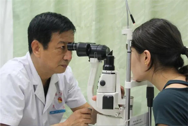 激光治近视有后遗症吗(亲身经历告诉你)