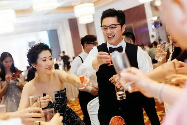 教你3句敬酒语万能好用(不要当酒桌上的哑巴)