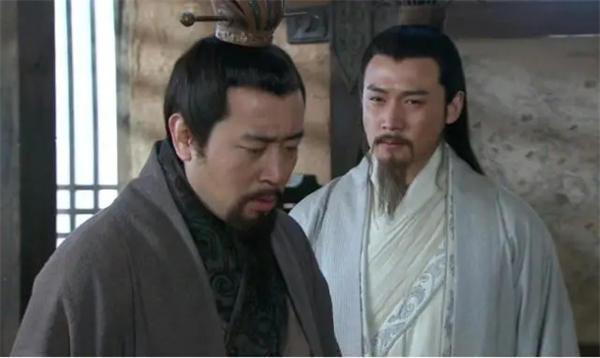 三国郭奉孝和诸葛亮谁厉害(很多人把郭奉孝抬得太高了)