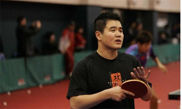 刘国梁刘国栋刘国正这三位男乒明星是什么关系(很多人以为亲兄弟)