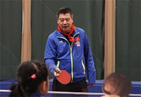 刘国梁刘国栋刘国正这三位男乒明星是什么关系(很多人以为亲兄弟)