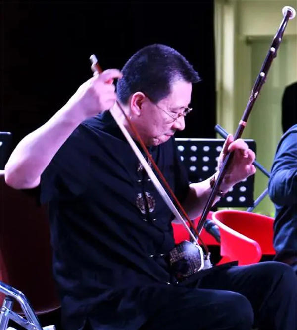 二胡擞透音是什么意思(详聊二胡擞透音的来历)