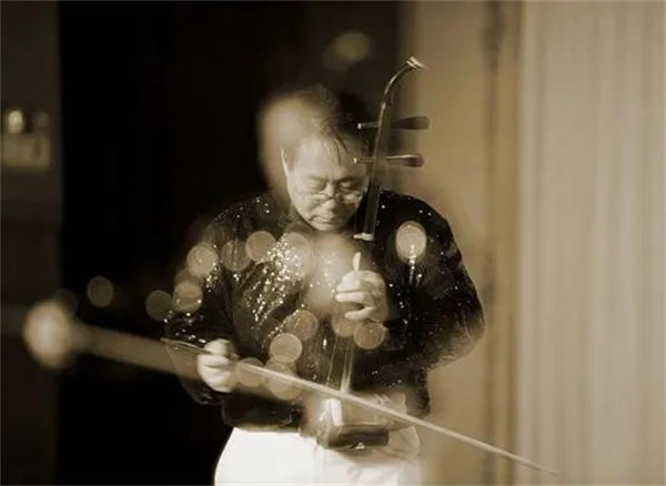 二胡擞透音是什么意思(详聊二胡擞透音的来历)