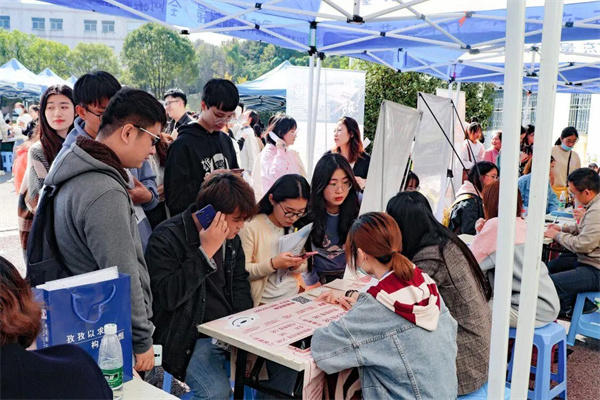 详解校招和社招的区别及校招好还是社招好(个人亲身经历告诉你)