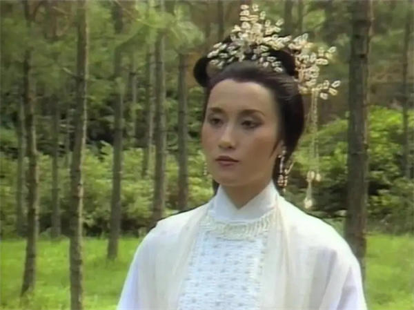 射雕英雄传瑛姑的武功实力怎么样(能打过欧阳克梅超风等人吗)