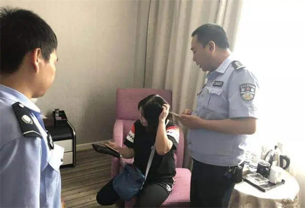 不是夫妻遇到警察查房怎么证明是情侣关系(看完你就学会了)