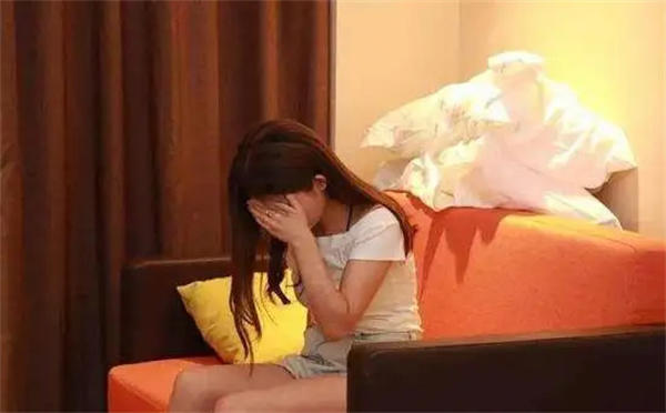 不是夫妻遇到警察查房怎么证明是情侣关系(看完你就学会了)