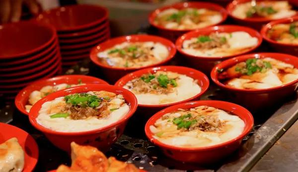 想创业改行做餐饮怎么样(很多人说餐饮门槛低投资少回报快)