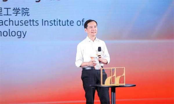 张勇在阿里任职的评价与成就(跟张勇学经营有收获)