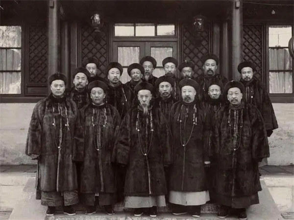 清朝第一贪官庆亲王奕劻介绍(溥仪骂他是大清的掘墓人）