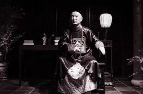 清朝第一贪官庆亲王奕劻介绍(溥仪骂他是大清的掘墓人）