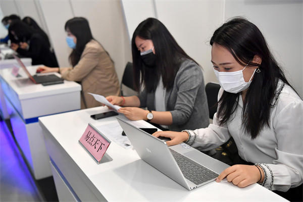 大学生找工作是校招好还是网络招聘好(说下自己的亲身经历)