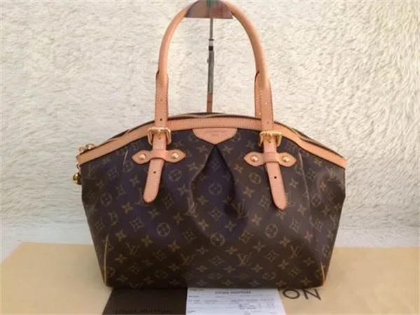 二手奢侈品理财靠谱吗(LV店门口排满了年轻人)