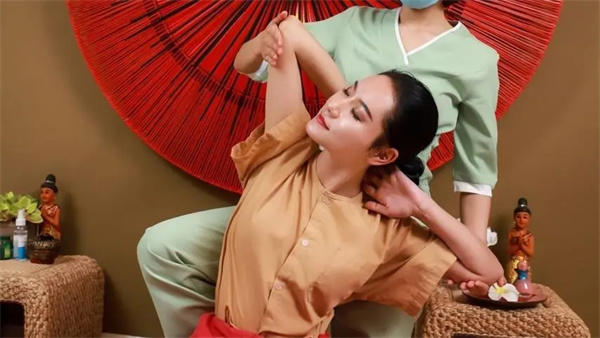 揭秘泰国的消费水平(100元在泰国能享受很多服务)
