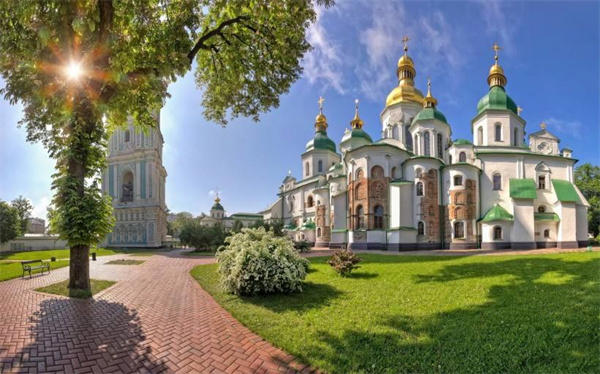 乌克兰GDP总值排名很低和越南差不多(却比越南富裕那么多是为什么)