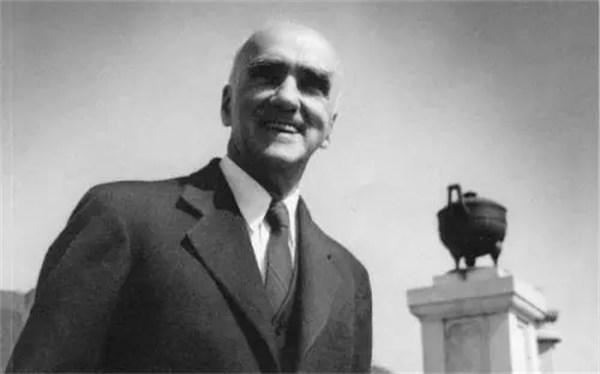 司徒雷登的个人简介资料(有人说他是个好人对中国贡献很大)