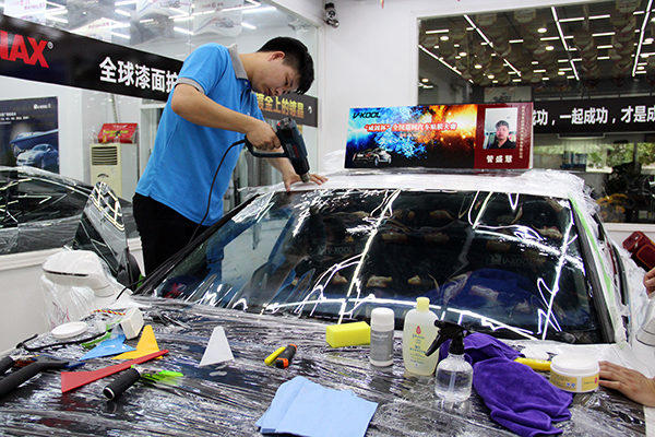 汽车全车贴膜要多少钱(一次性给你讲清楚汽车贴膜那些事)