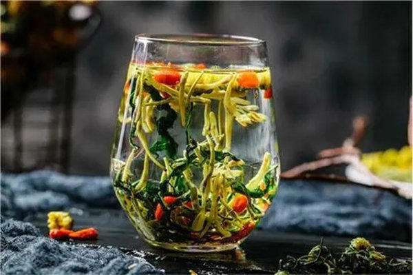 蒲公英枸杞菊花茶的功效与作用(先了解蒲公英枸杞菊花可以一起泡茶喝吗)