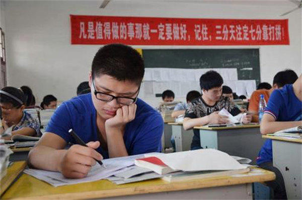 高考生压力大怎么解压(做父母的要会这些)