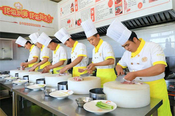 厨师越来越难招现状分析(厨师行业未来前景分析)