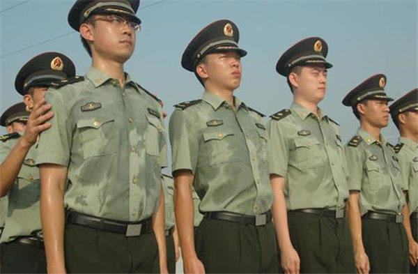 孩子大专毕业是去当兵还是专升本(这种情况不太建议去当兵)