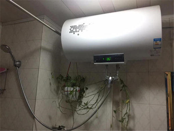 热水器一直插着通电好还是用之前通电然后断电好(测试结果分享给你)