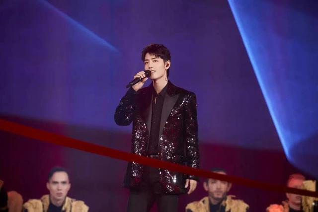肖战演唱《相爱后动物感伤》引爆全场，跨年晚会的最大期待