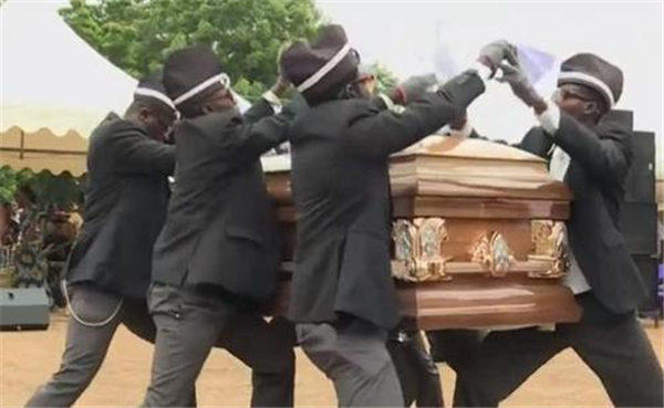 黑人抬棺材跳舞的风俗起源(真的不是在恶搞)