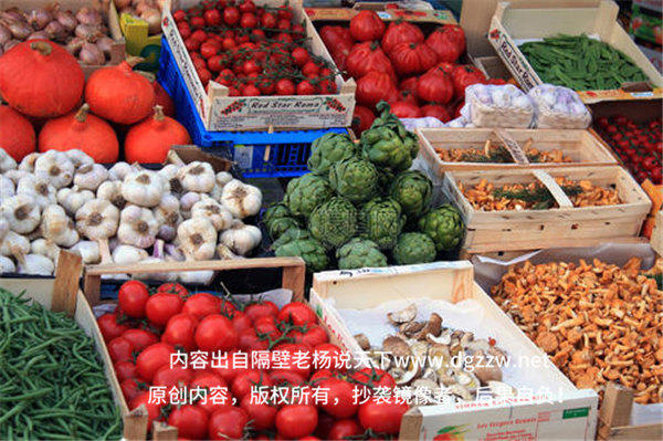 超市的蔬菜农药超标吗(有人说超市的蔬菜大部分用药水泡过是真的吗)