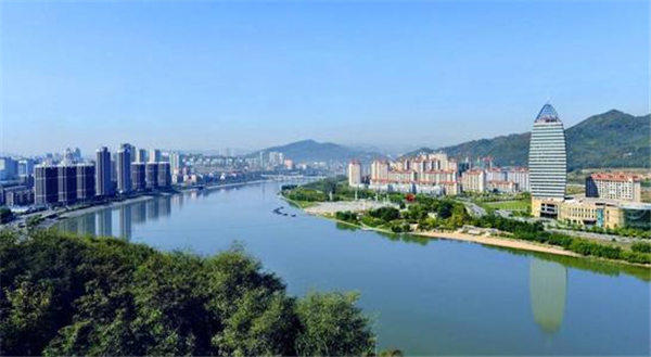 本溪这个辽宁的地级市怎么样(全方位介绍一下本溪)