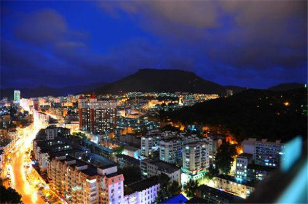 本溪这个辽宁的地级市怎么样(全方位介绍一下本溪)