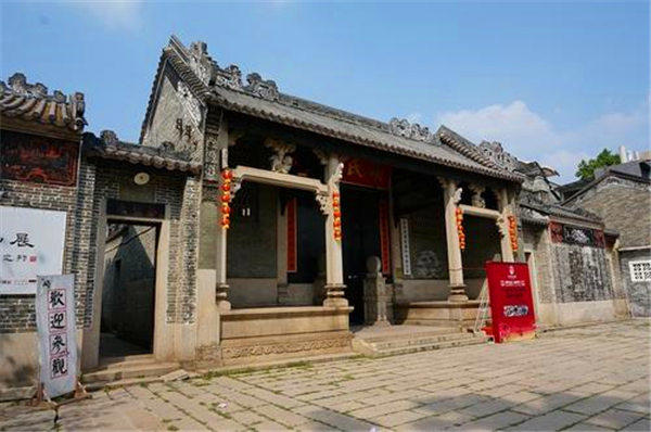 南方家族有祠堂而北方却几乎没有(这也是是南方家族生意多的原因之一)