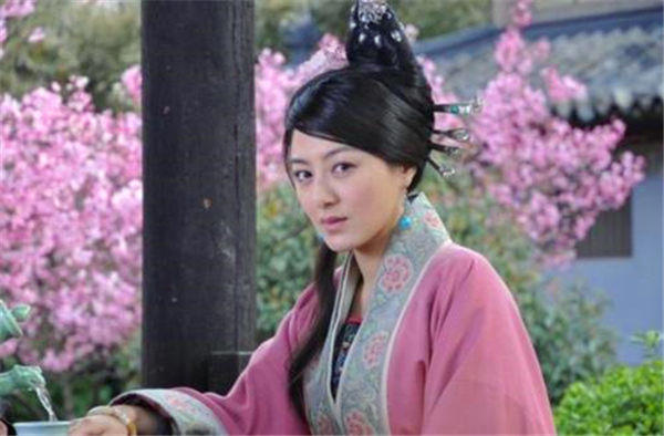 卢俊义的老婆为什么背叛他和李固有一腿？其实并不复杂