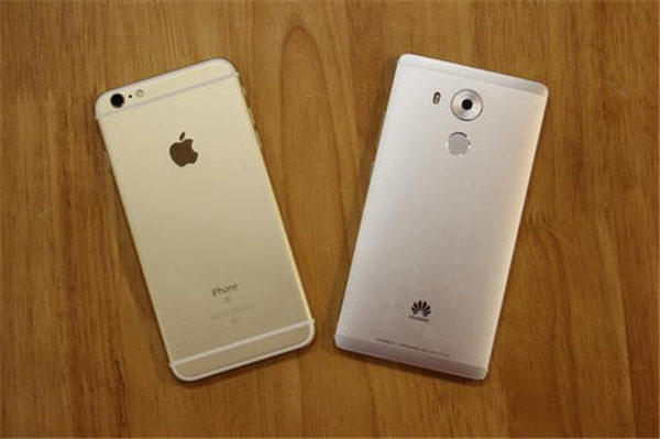 用苹果手机就辞退员工，有人说这家公司过分