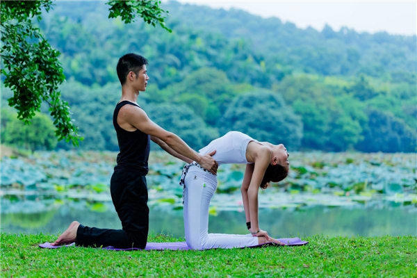 男女关系怎样才算正常？什么样的男女关系能久处不厌