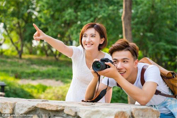 男女关系怎样才算正常？什么样的男女关系能久处不厌