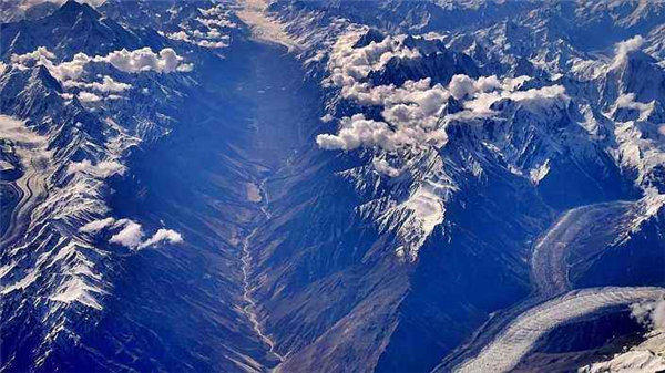 昆仑山除了恶魔之眼艾肯泉还有哪些神秘事件？科学难解释