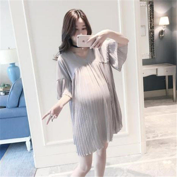 怀孕期间孕妇生气后果很严重，影响很不好，千万别动气