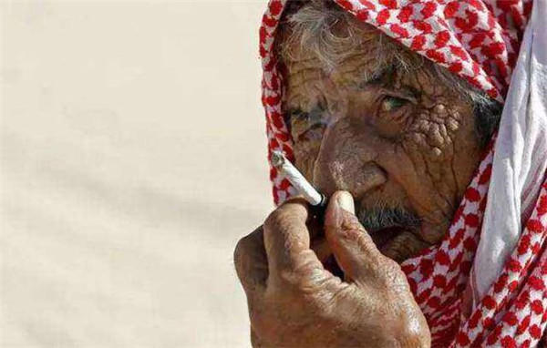 不抽烟不喝酒的男人可怕吗？有人说靠不住