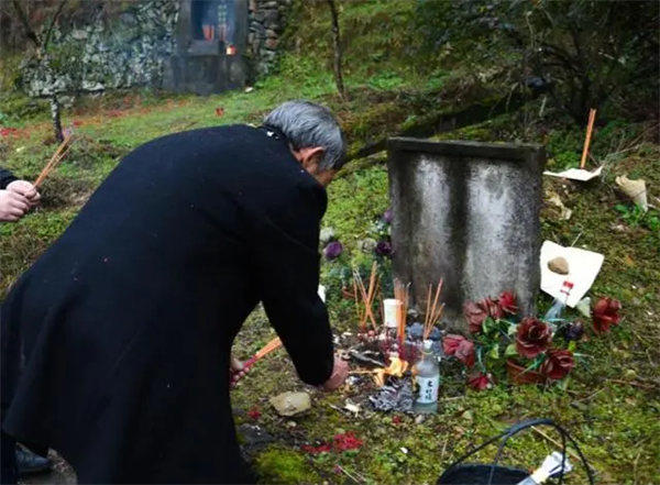 老规矩人过七十不上坟是什么意思(并不是封建迷信)