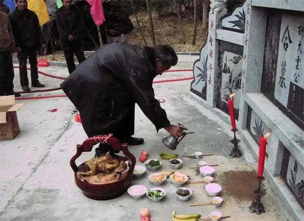 老规矩人过七十不上坟是什么意思(并不是封建迷信)