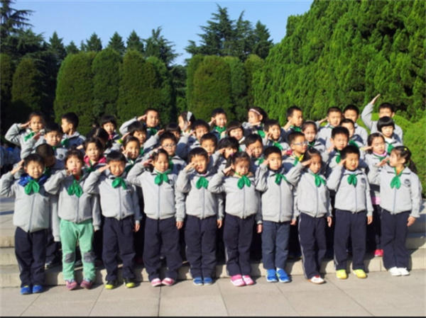 绿领巾是什么意思代表了什么(曾在网上引起争议)