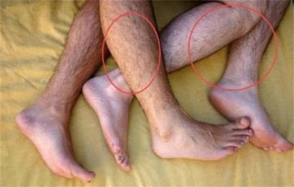 有福之人两腿毛，无福之人毛两腿是什么意思(腿毛多的人就有福吗)