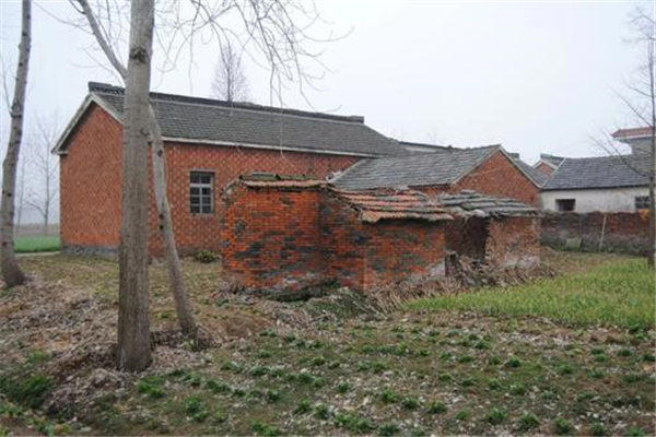 老话说的＂宁在坟头过夜，不从空宅老屋过＂有道理吗(不得不佩服老祖宗的智慧)